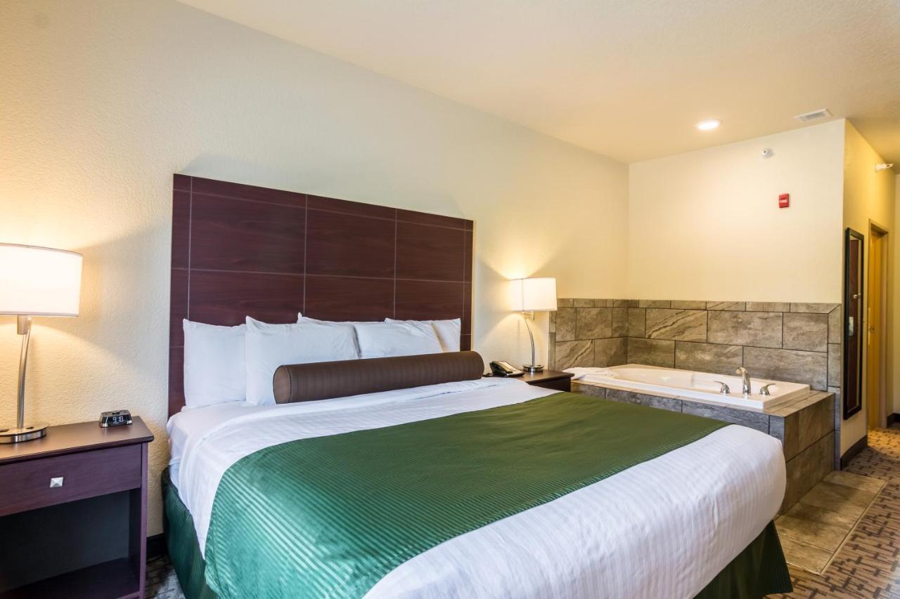 Cobblestone Hotel & Suites - Ері Екстер'єр фото