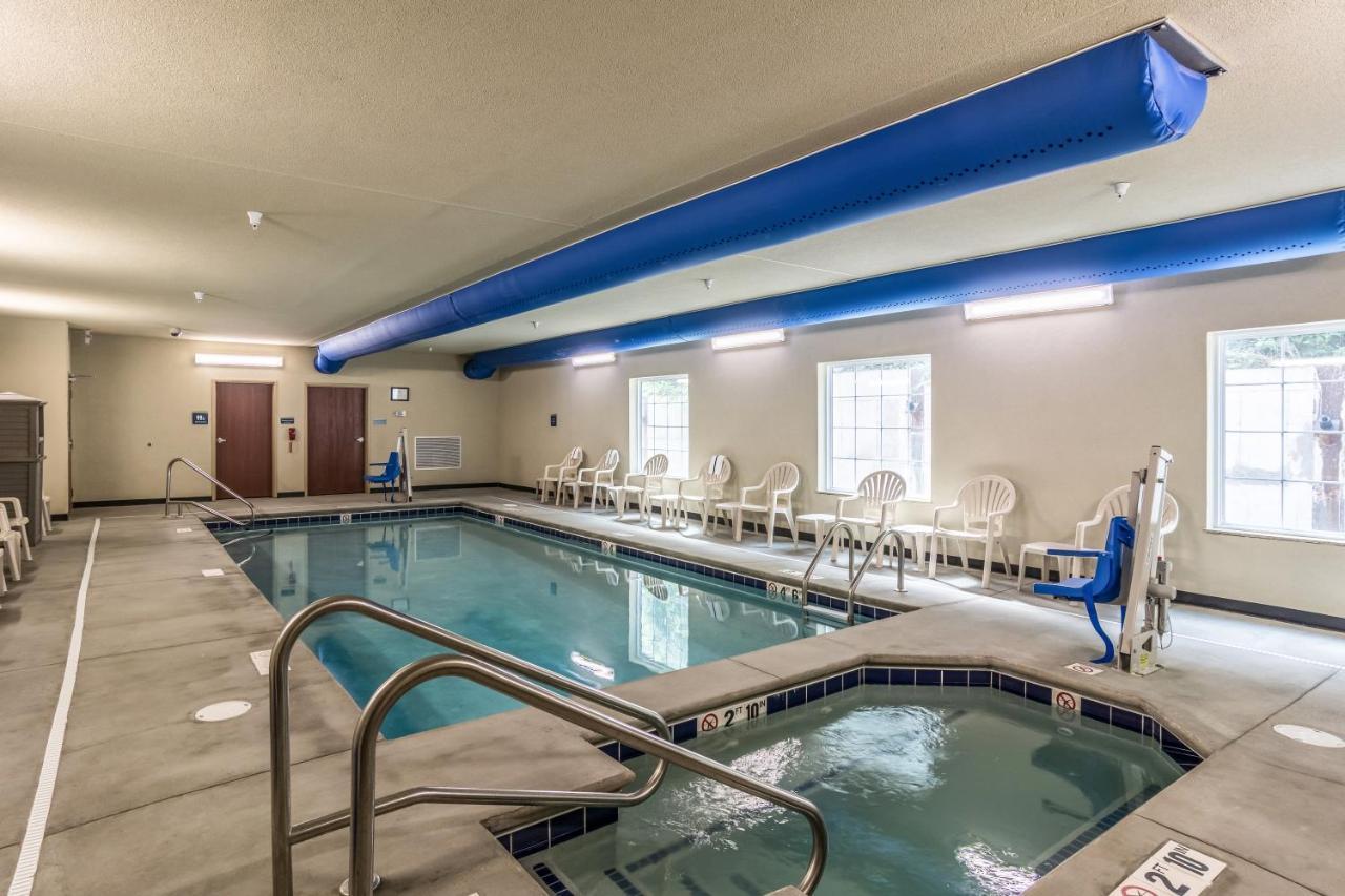 Cobblestone Hotel & Suites - Ері Екстер'єр фото