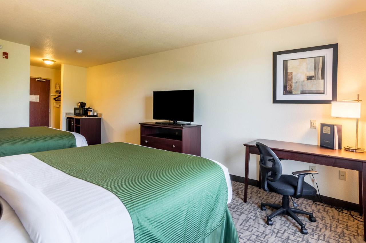 Cobblestone Hotel & Suites - Ері Екстер'єр фото