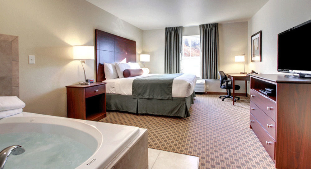 Cobblestone Hotel & Suites - Ері Екстер'єр фото